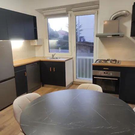Luan Apartmán