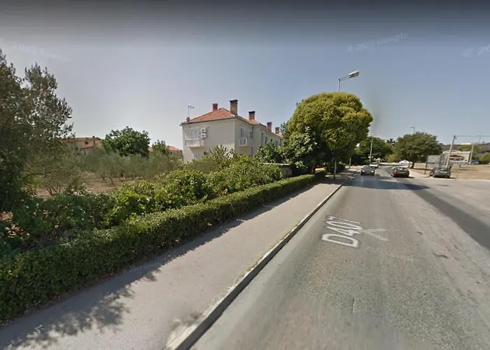 Luan アパート ザダル